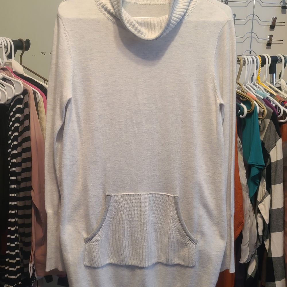 Source Unknown Light Gray Sweater With Front Pocket